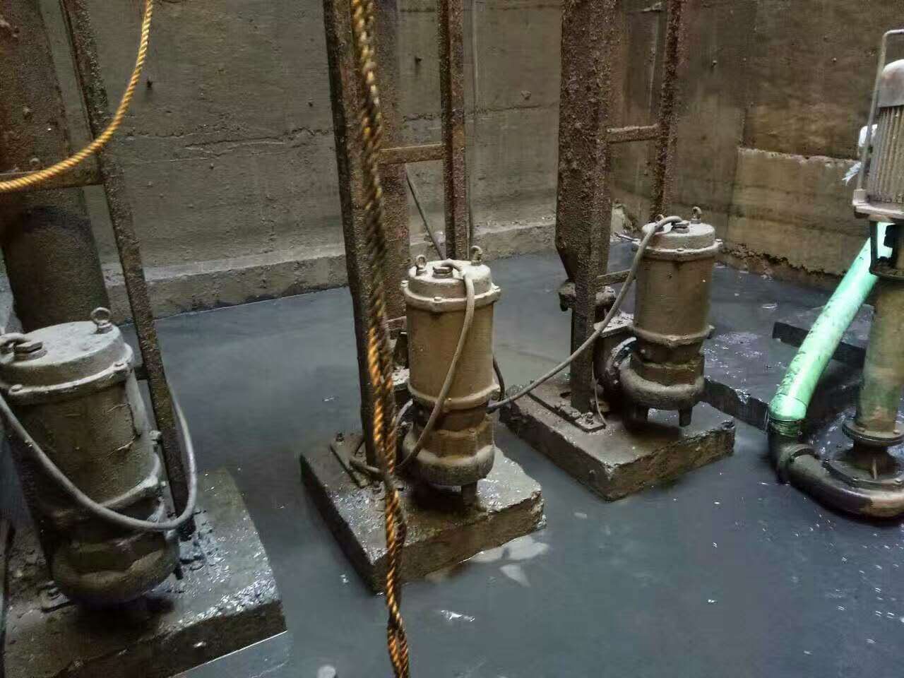 应县污水池清理